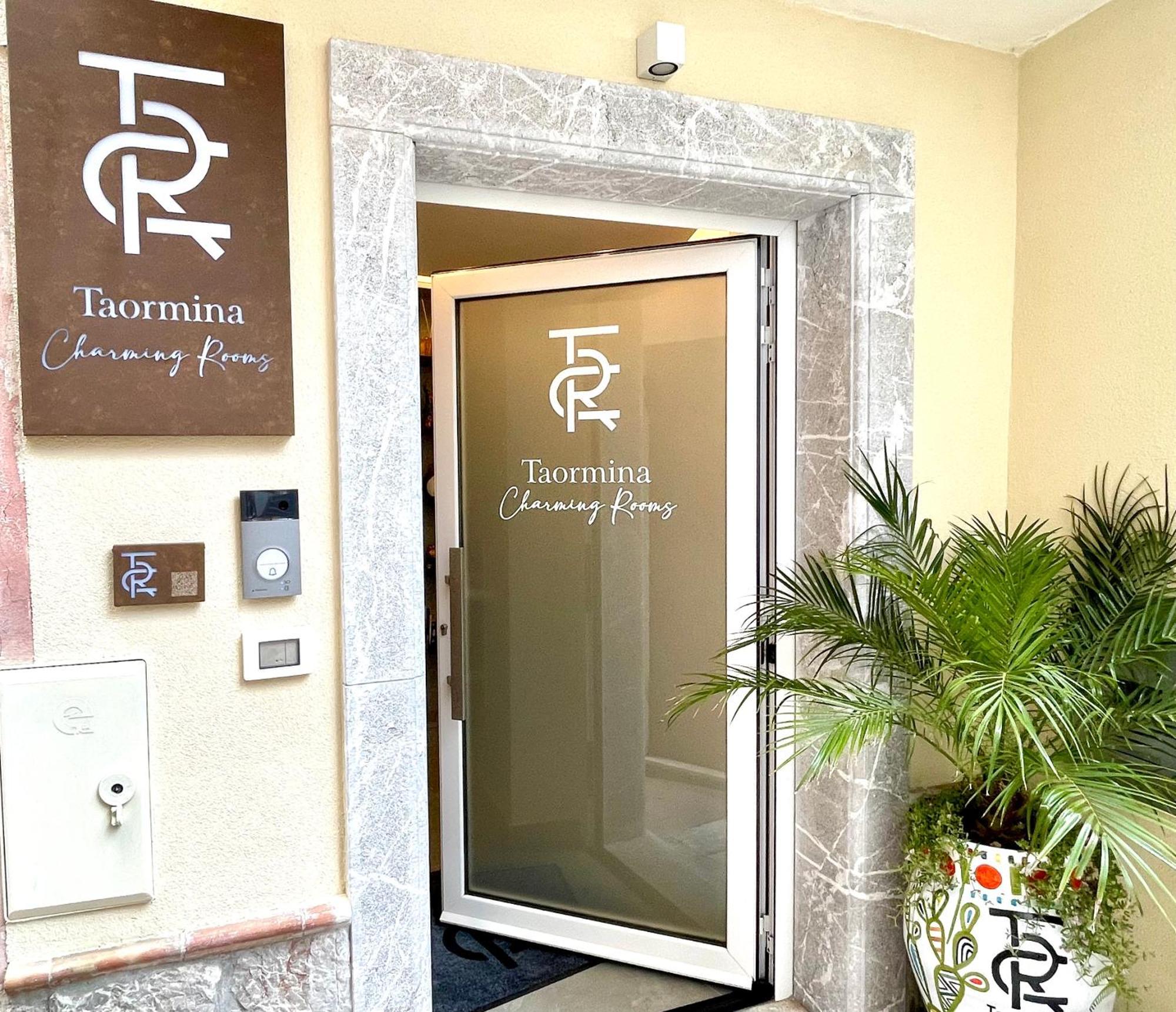 Taormina Charming Rooms エクステリア 写真