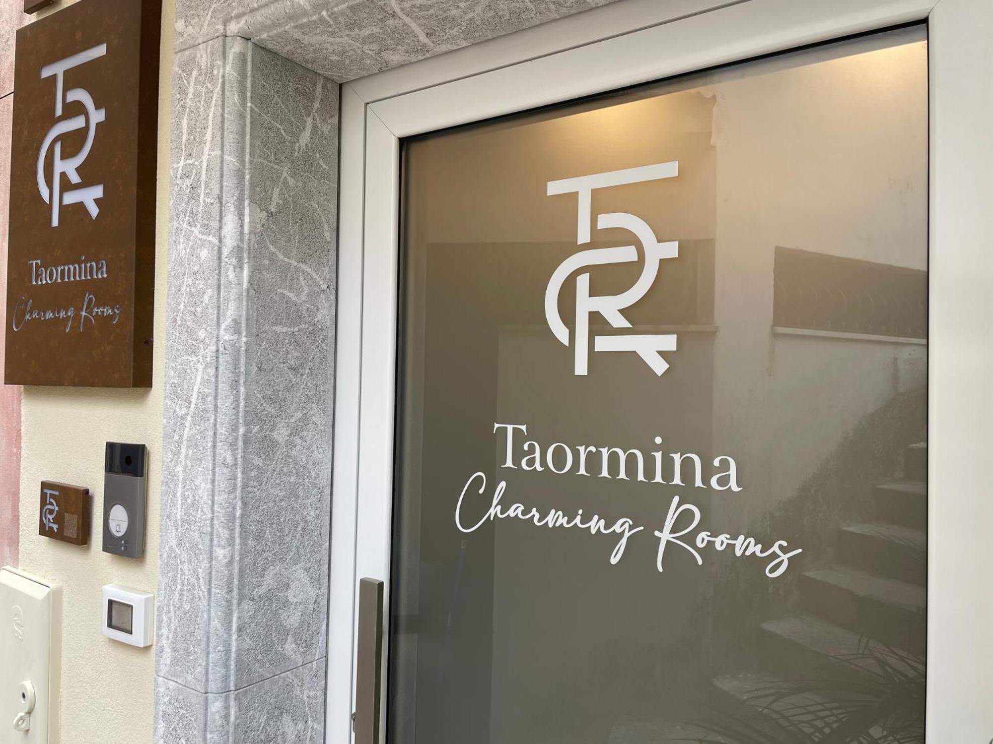Taormina Charming Rooms エクステリア 写真