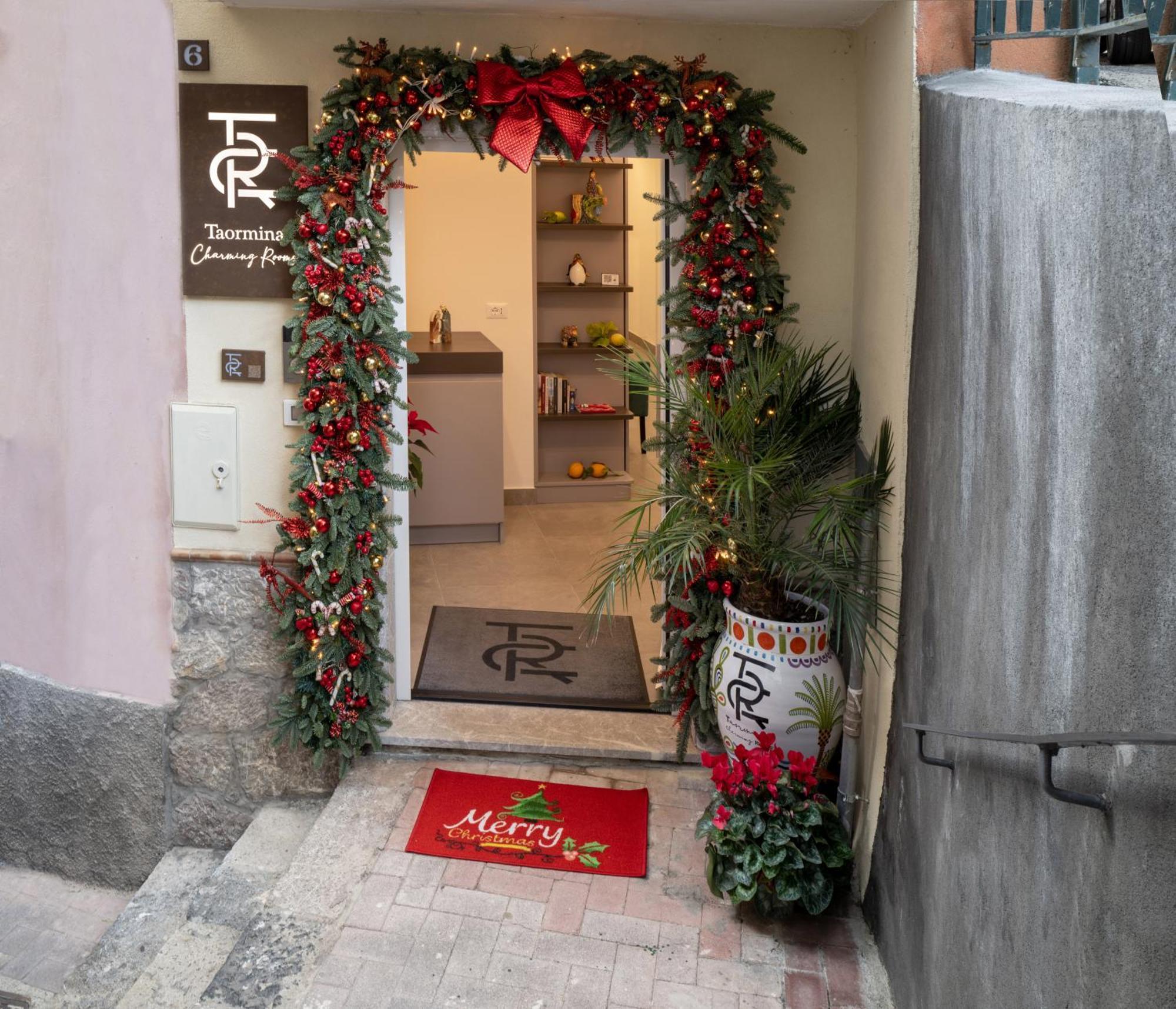 Taormina Charming Rooms エクステリア 写真