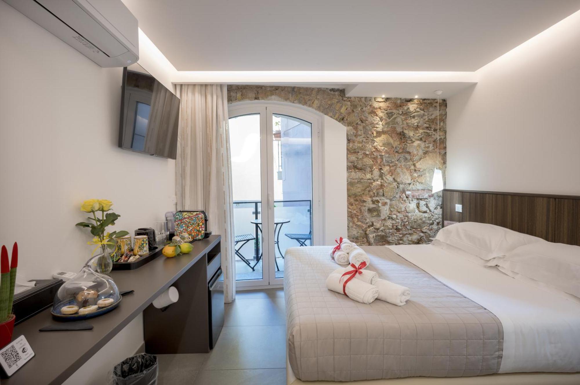 Taormina Charming Rooms エクステリア 写真