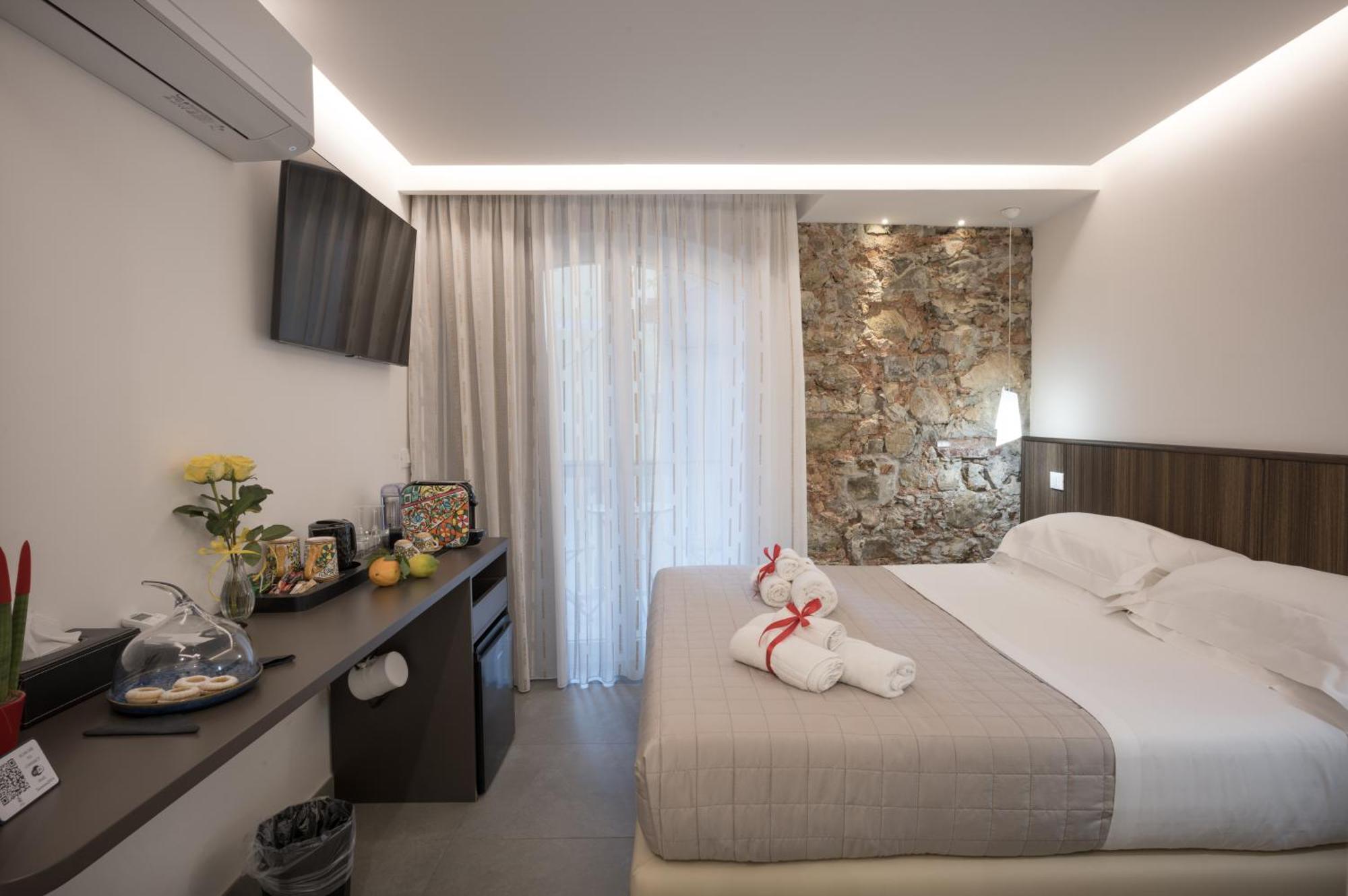 Taormina Charming Rooms エクステリア 写真