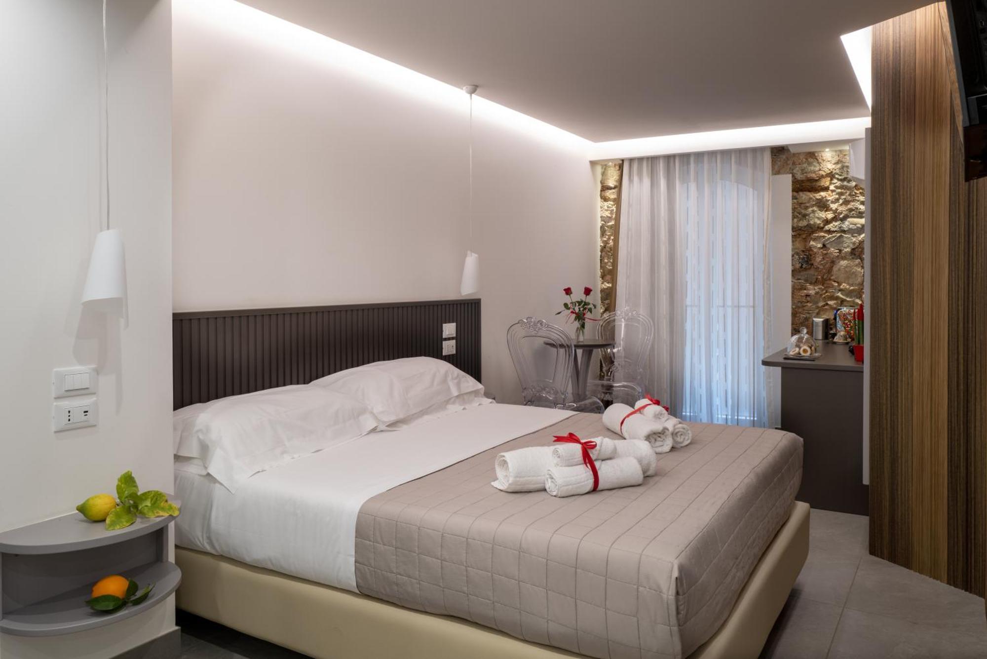 Taormina Charming Rooms エクステリア 写真