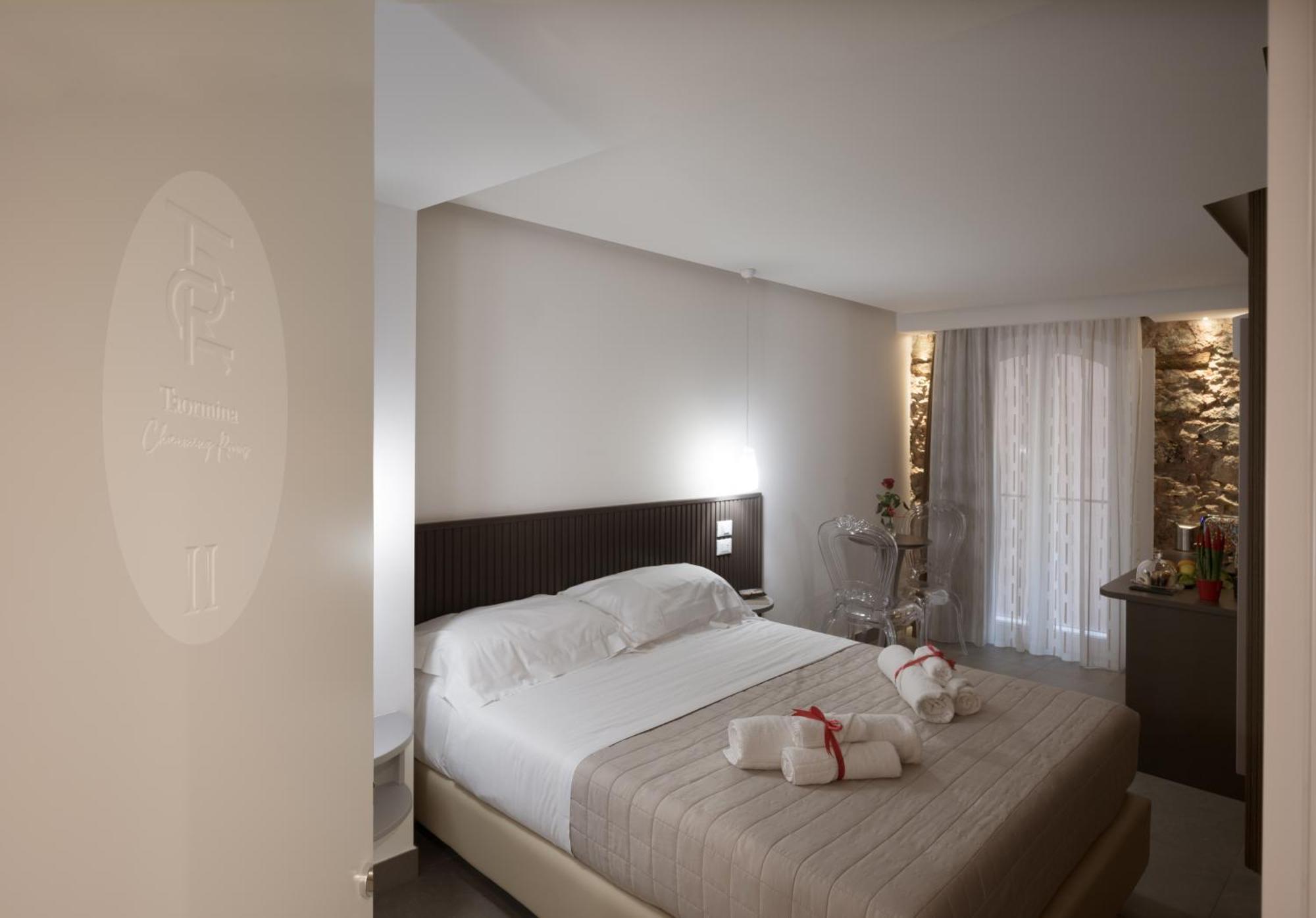 Taormina Charming Rooms エクステリア 写真